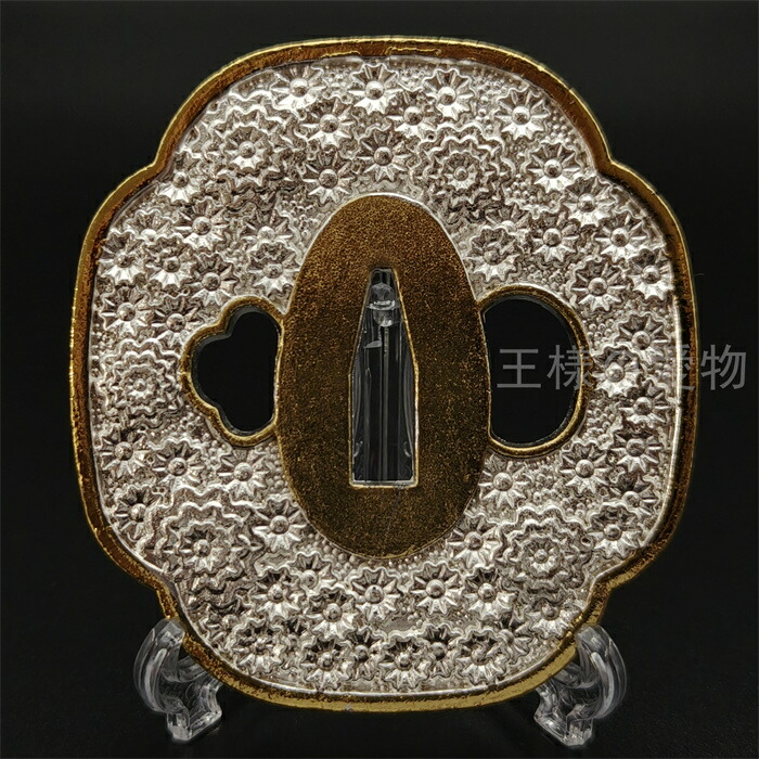 楽天市場】日本刀装具 花柄の図 刀鍔 合金製 現代品 鍔 刀の鍔 ツバ 鐔