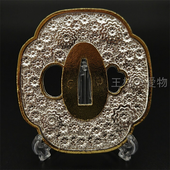 楽天市場】日本刀装具 花柄の図 刀鍔 合金製 現代品 鍔 刀の鍔 ツバ 鐔