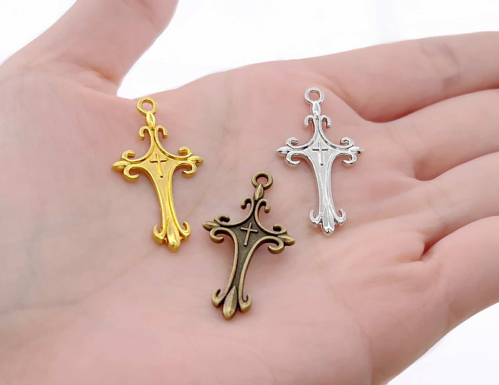 楽天市場】金属チャーム 十字架 F 10個入 32*18mm クロス (3317) 真鍮