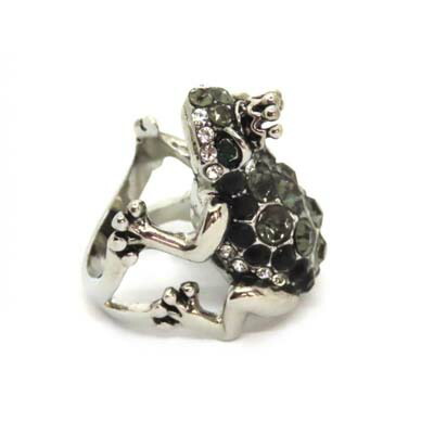 楽天市場】カエル 王冠 指輪 リング 蛙 ラインストーン キラキラ