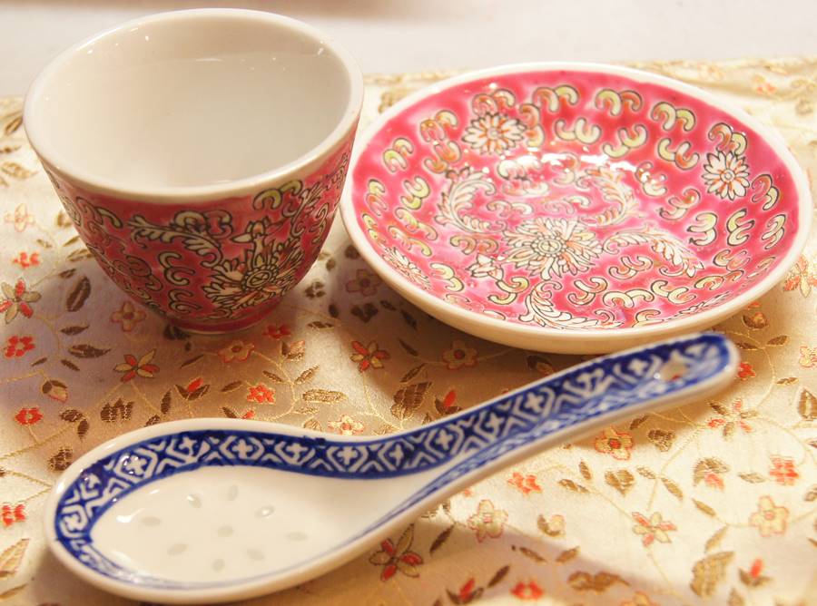 楽天市場】景徳鎮 赤洋連 粉彩 反口 3寸皿 23174104A : 天宝堂