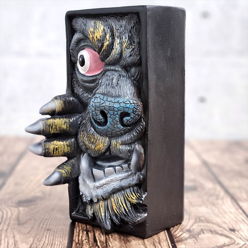 楽天市場】ホラー 覗き見 ブックエンド 本棚 置物 ブックレスト 怪物