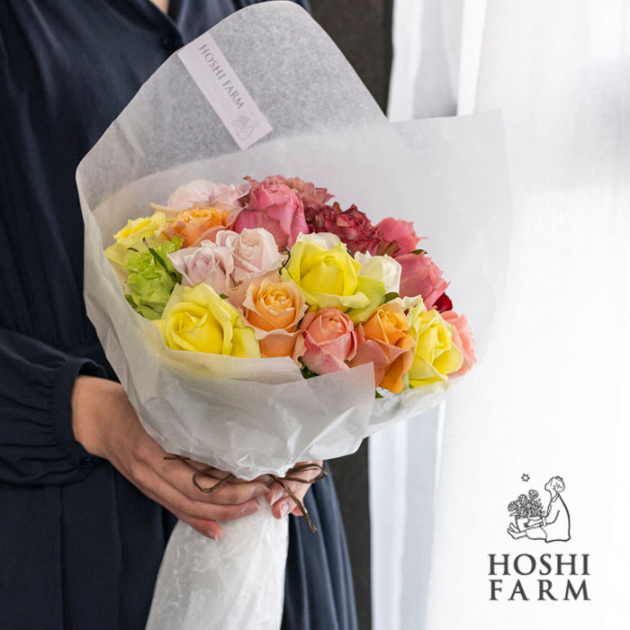 楽天市場】フラワーブーケ バラの花束（カラフル30本） 女性 おしゃれ