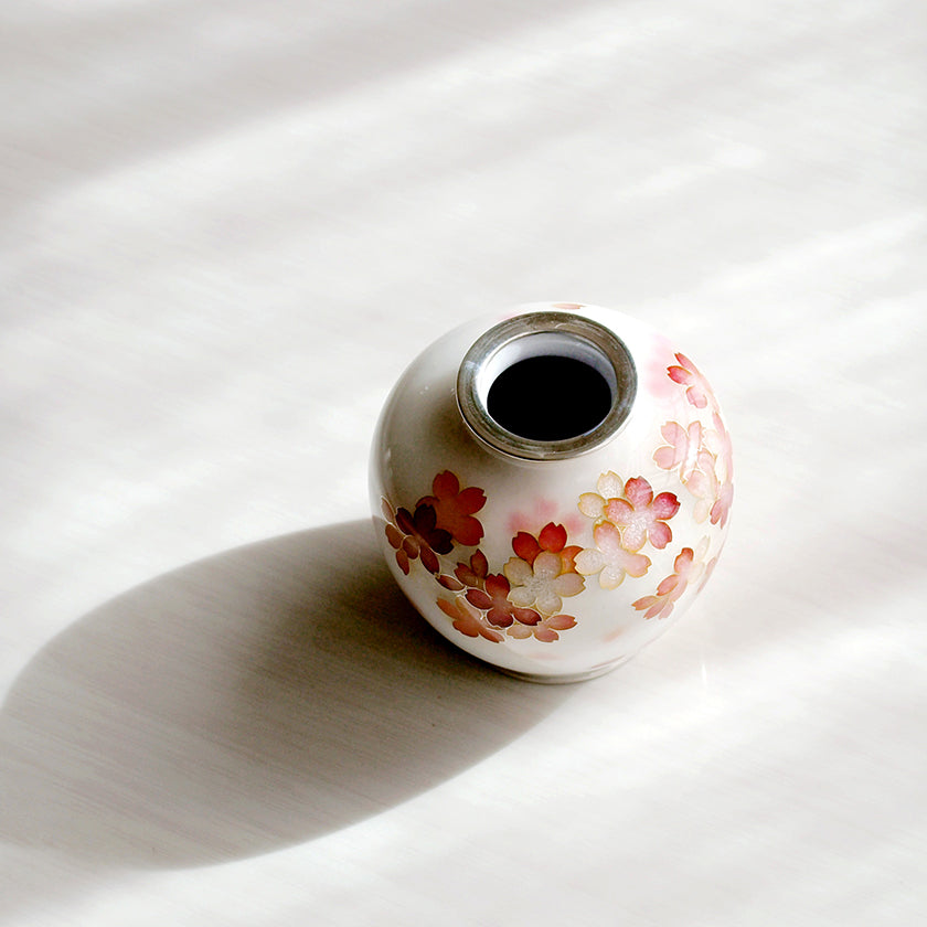 楽天市場】【花瓶】2寸玉形 舞桜文 艶仕上げ | 有線七宝 | 加藤七宝
