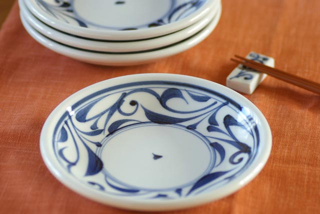 楽天市場】【砥部焼 千山窯】からくさの玉ぶち皿(5,5寸) : 砥部焼の和