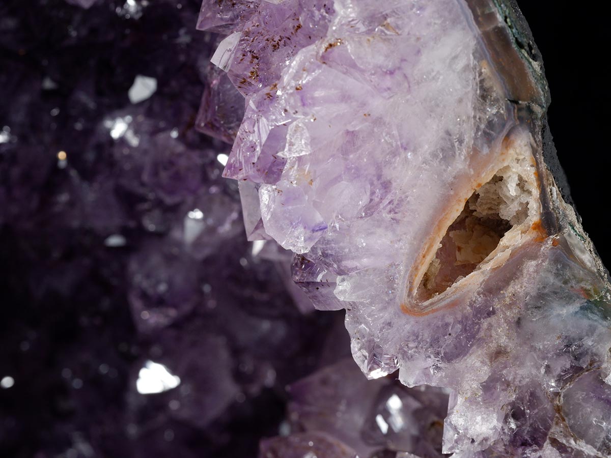 楽天市場】17Kg アメジストドーム ブラジル産 台座付属 天然石 原石