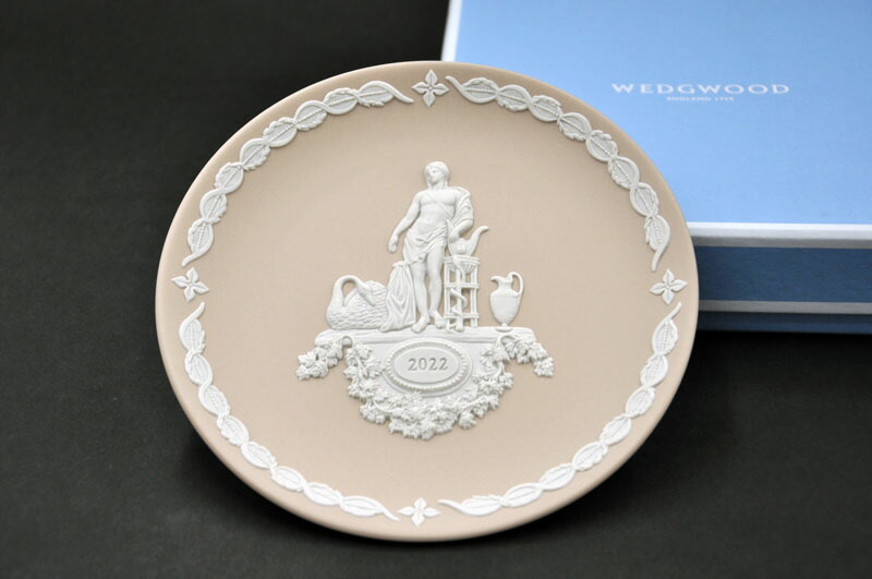 楽天市場】ウェッジウッド(WEDGWOOD)イヤープレート2022[スタンド(皿