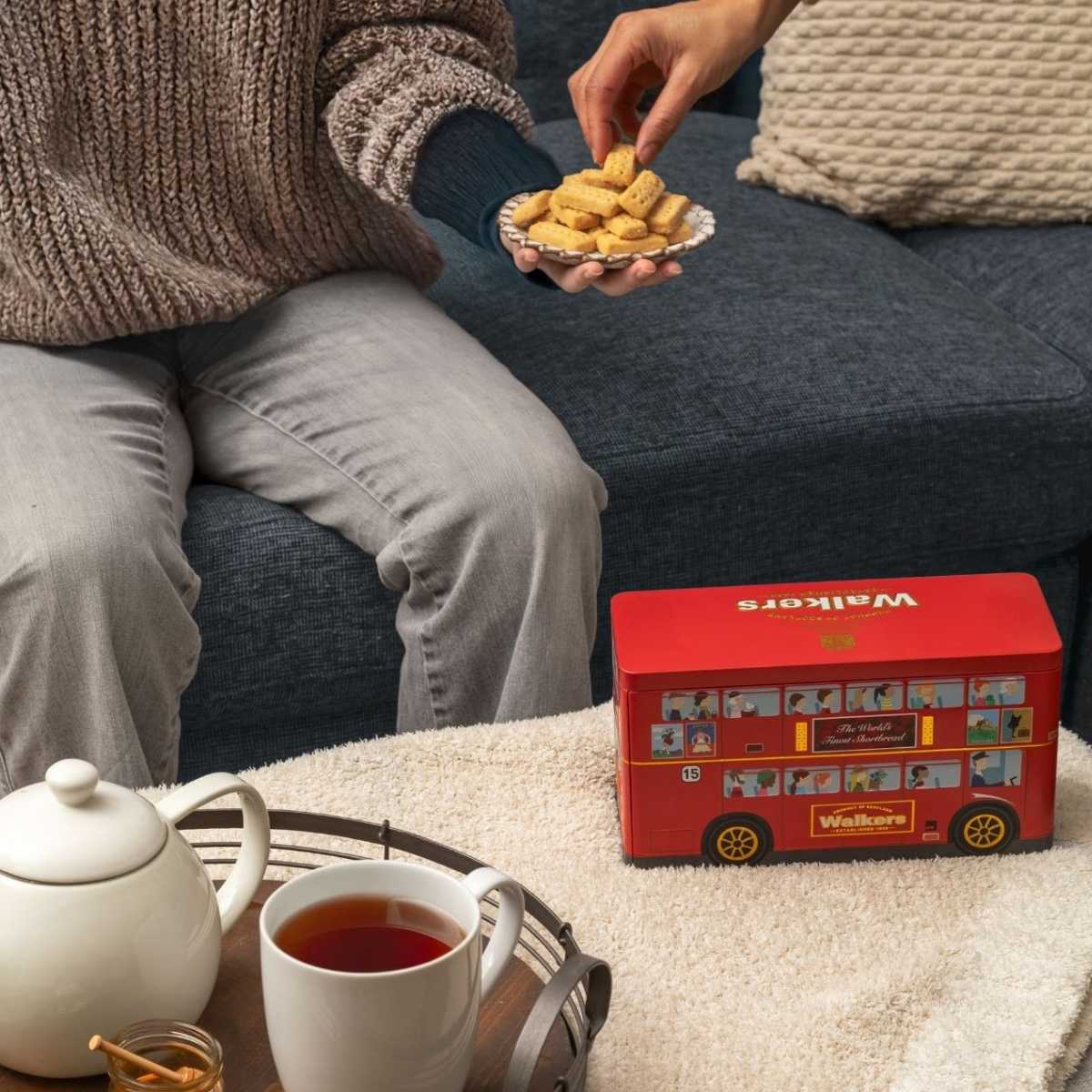 楽天市場】walker デザイン 缶 お菓子 詰め合わせ Walkers ウォーカー