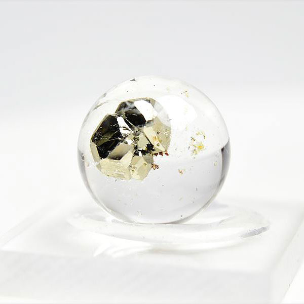 楽天市場】パイライトインクォーツ 最高級 AAAAA◇黄鉄鉱入り水晶◇ 丸