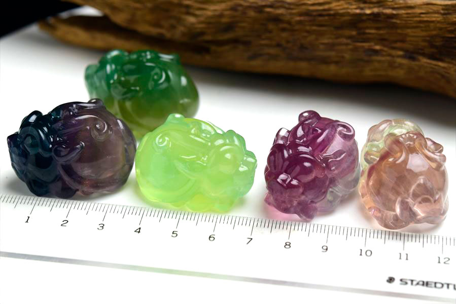 楽天市場】◇正財運◇ フローライト 蛍石 龍亀 ロングイ彫刻 置物 種類