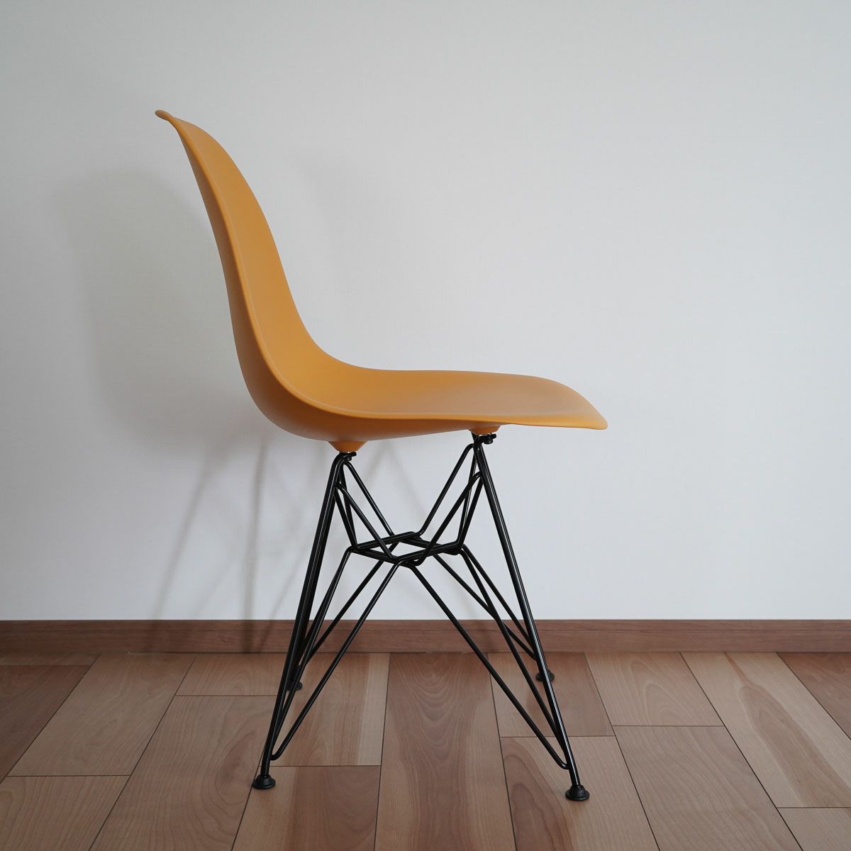 楽天市場】【ハーマンミラー正規品／5年保証／イームズチェア／本物