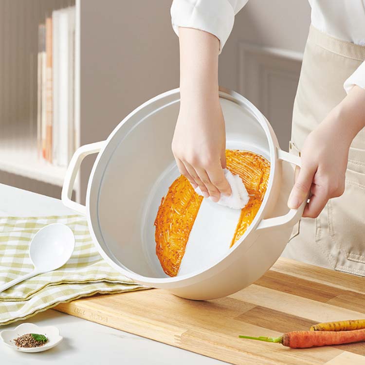 楽天市場】ホーロー鍋 鉄鋳物 ホーロー 両手鍋 20cm 深型 蓋付き IH