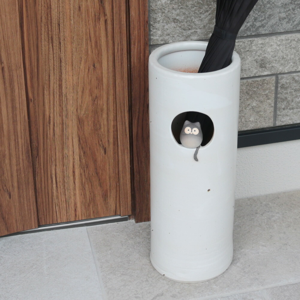 陶器傘立て　丸窓ねこ傘立　信楽焼　スクエア型　ネコ傘立　2-2935　丸伊製陶 東谷 傘立て おしゃれ スリム 陶器 ねこ 屋外 かわいい 猫 北欧 傘入れ