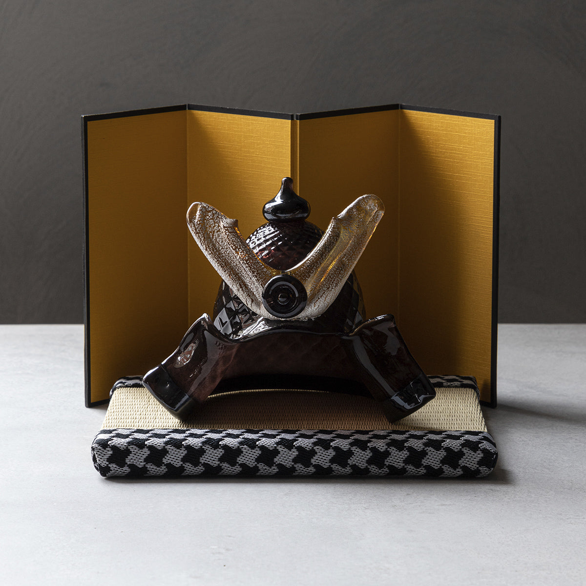 ガラス専門店 │ ガラス作家 │ ガラス工房マル｜ガラスの兜 – TSUCHI