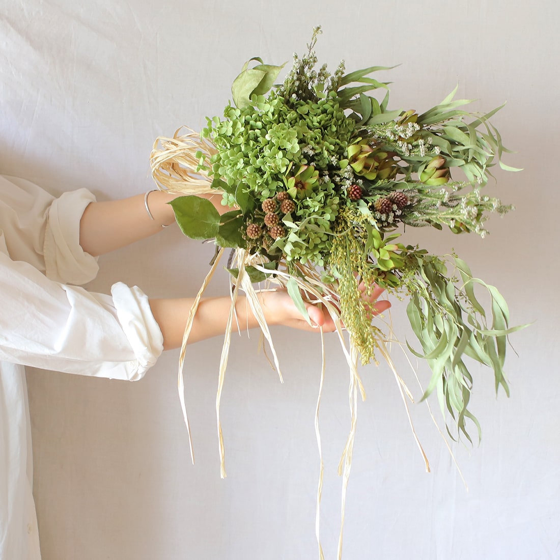 不意打ちの出会い＞紫陽花アナベル・ネべリア・フィリカのスワッグ