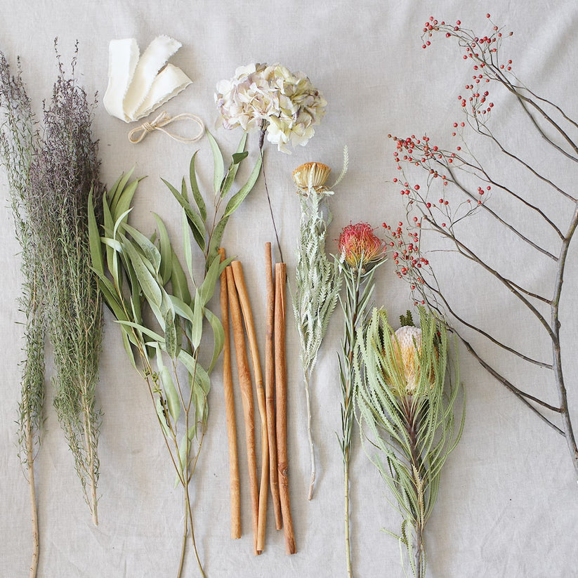 花とサーカス＞野ばらの実・シナモン・バンクシアのスワッグ 商品