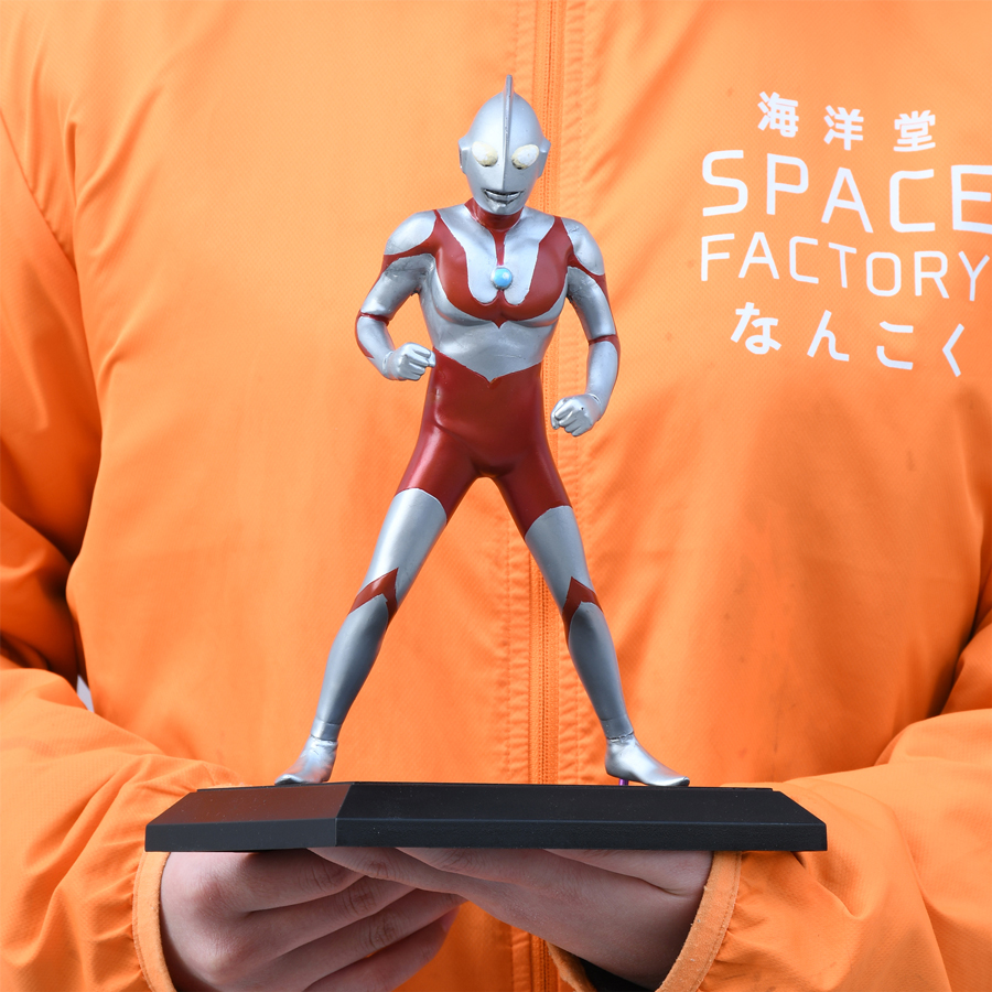 ウルトラマン（C タイプ） 1/150ソフトビニール製組立キット 復刻版