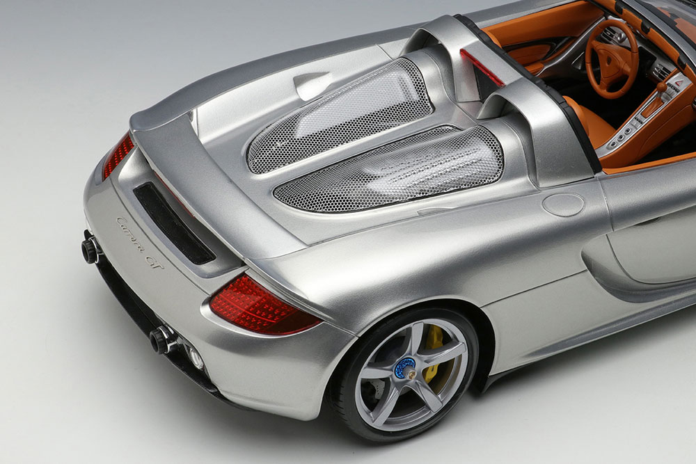 ポルシェ カレラGT 2004 GTシルバー【EML070A:4570104424799】｜メイク
