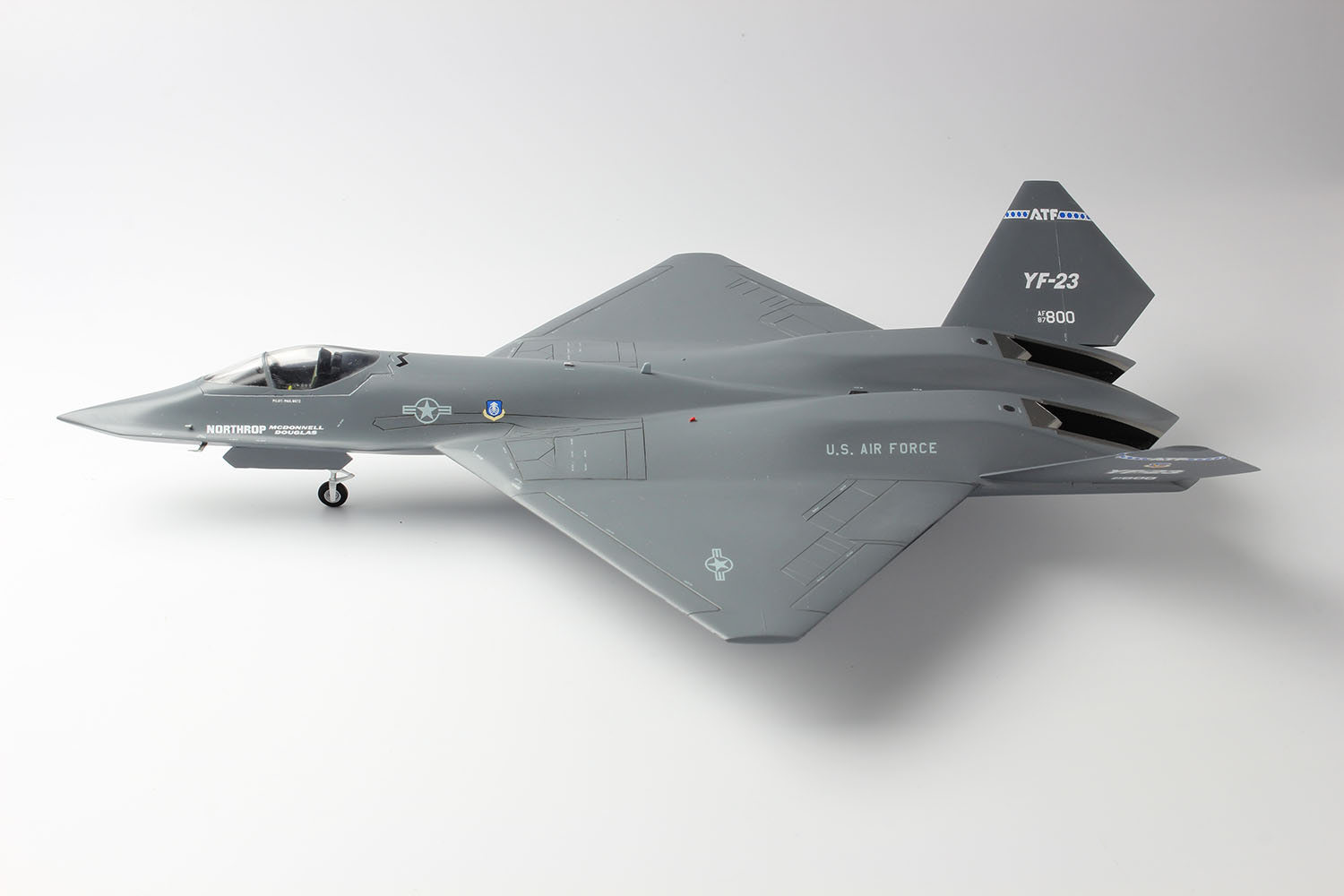 1/72 アメリカ空軍 試作戦闘機 YF-23【AE-24:4545782075632