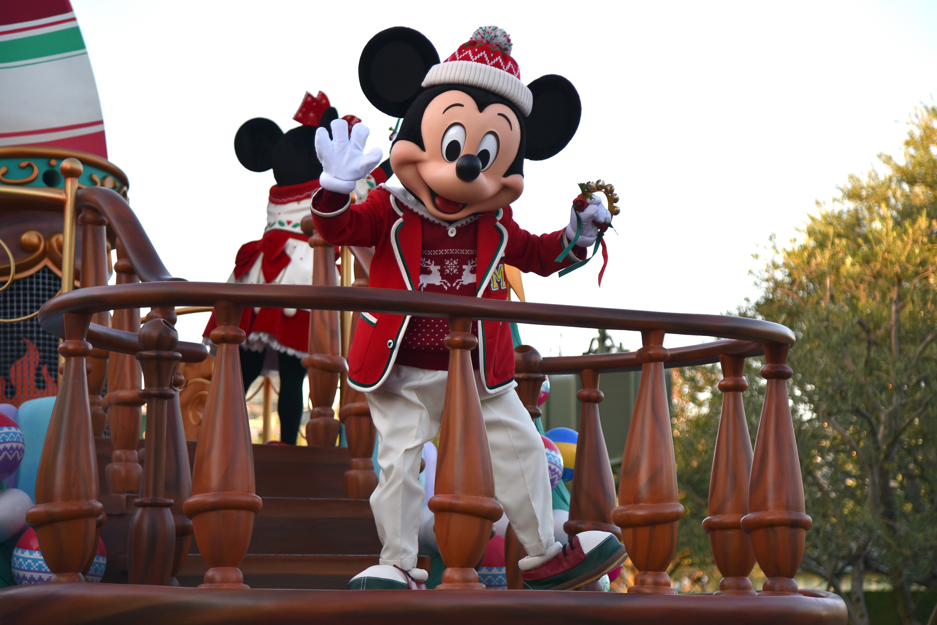ディズニークリスマス2021開幕！ ミッキーたちのグリーティングや