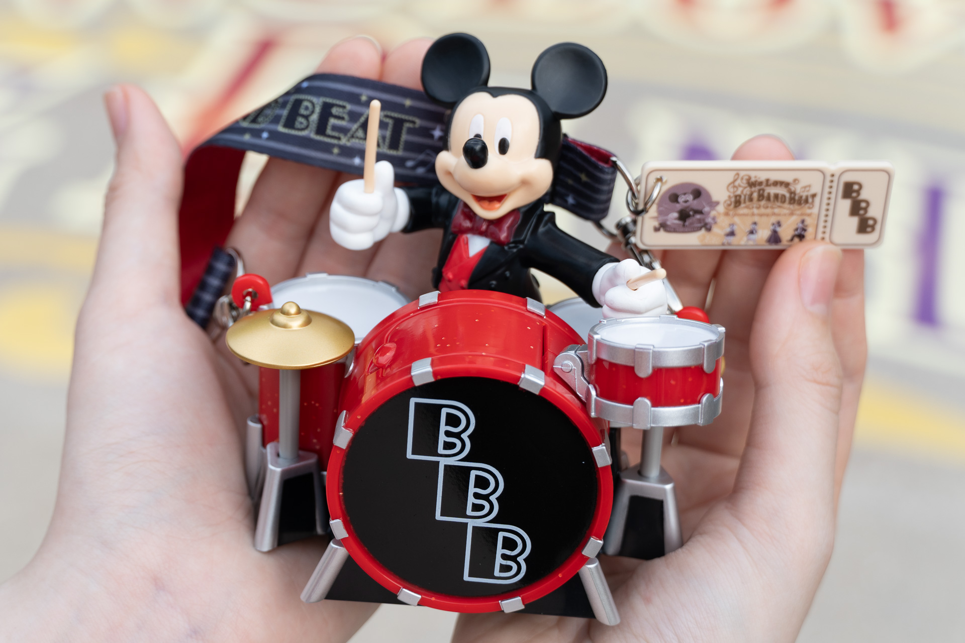 ビッグバンドビート」のミッキーを再現したスナックケース、ドラム