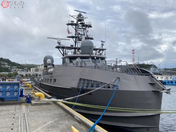 アメリカ海軍の“無人艦”横須賀に現る！ その名も「幽霊艦隊」 一体どう