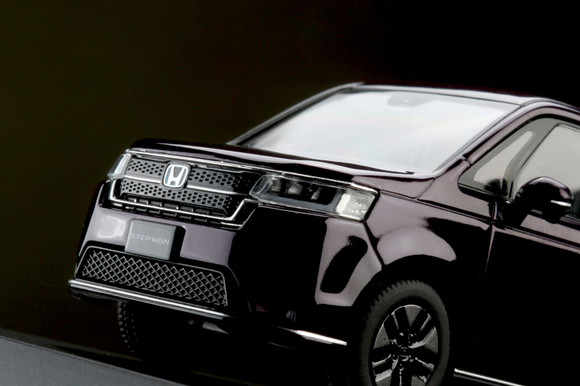 新型ステップワゴンのミニカー登場 「SPADA」をモデル化 カラーは専用