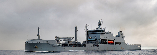 画像ギャラリー | ニュージーランド 太平洋トンガの救援に軍艦2隻を