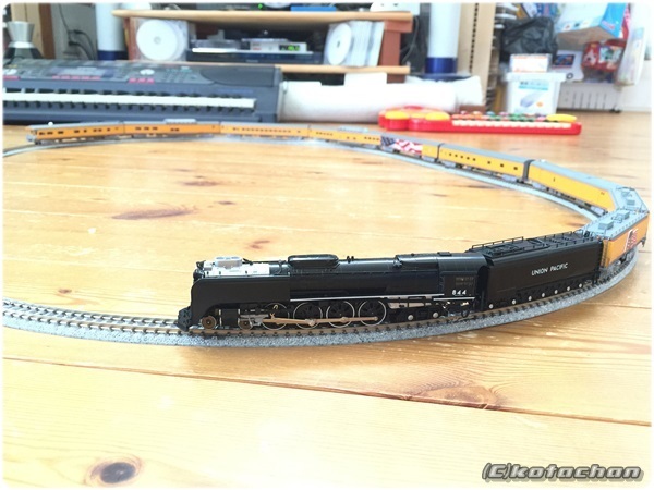 KATO 12605-2「UP FEF-3 蒸気機関車 #844（黒）」他入線: Nゲージの