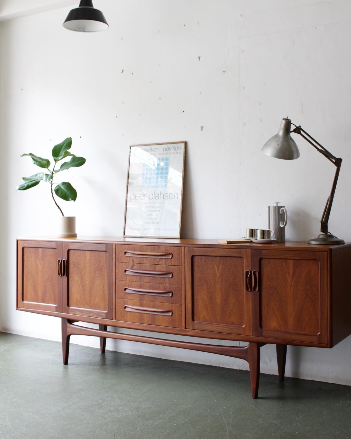 G-PLAN SIDEBOARD (Fresco/Long John) – transista