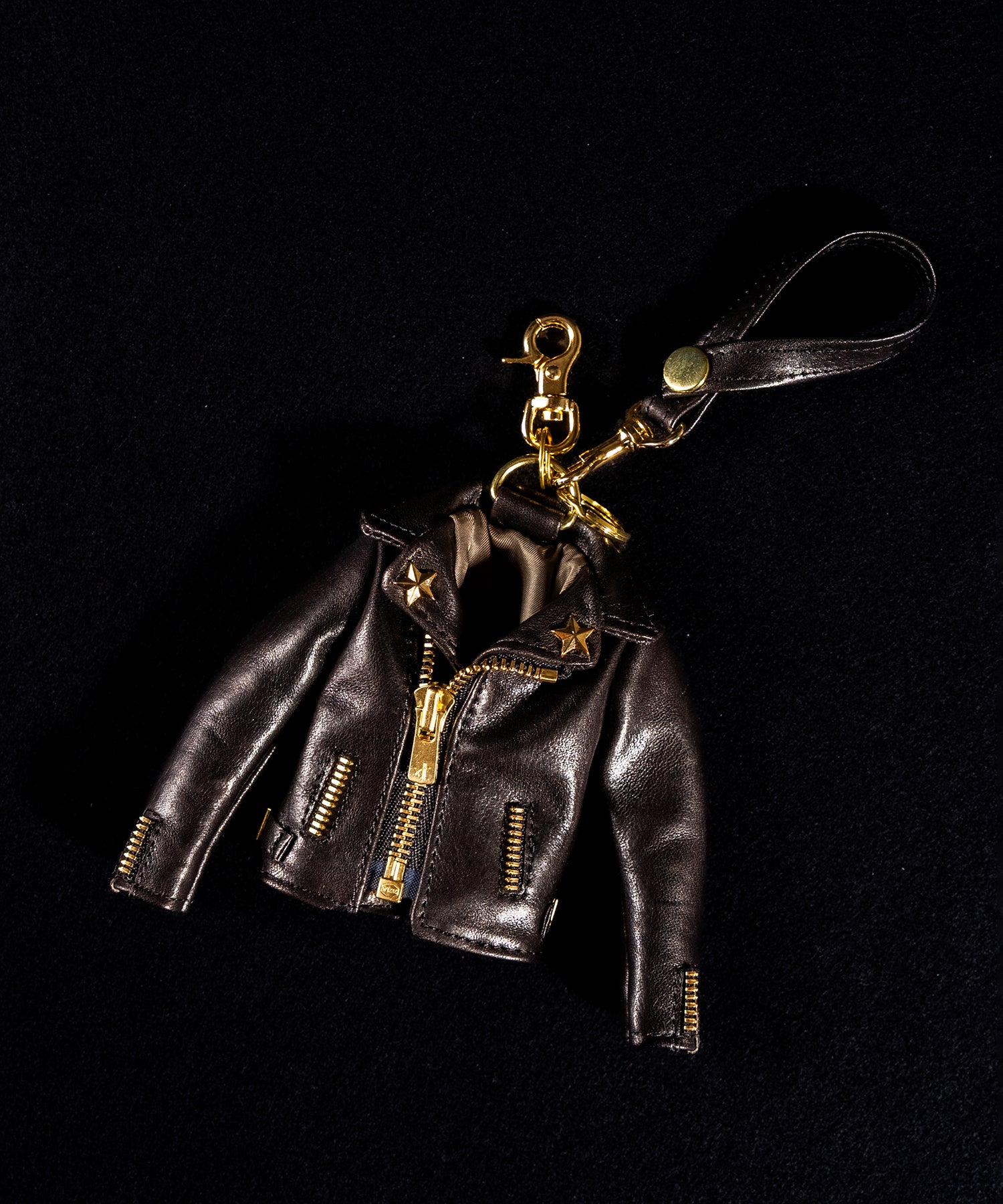 AIKO STYLE（アイコスタイル）ライダースジャケットキーホルダー 馬革