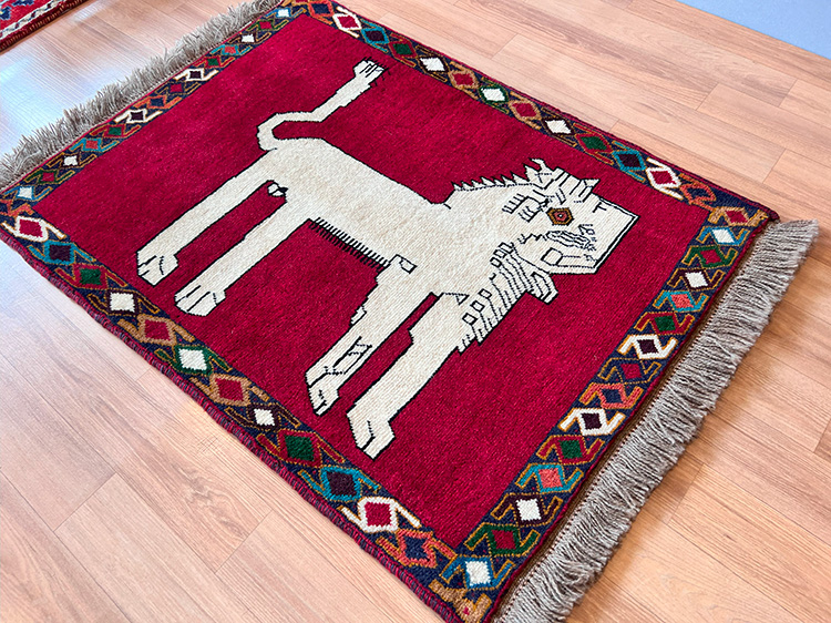 ライオンギャッベ シラーズ産・ペルシャ絨毯／Size:111×81／大阪／豊中