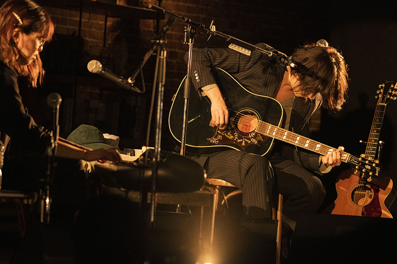 Alexandros]川上洋平、初のソロアコースティックライブ「Yoohei