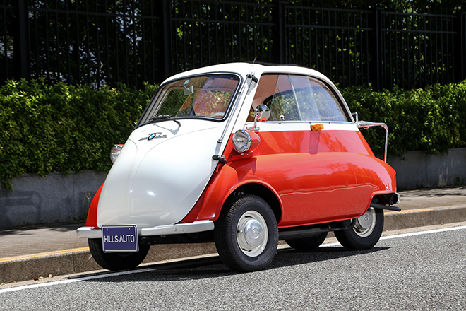 ビンテージカーBMW isetta 250 「R25」OHV単気筒4サイクルエンジン搭載