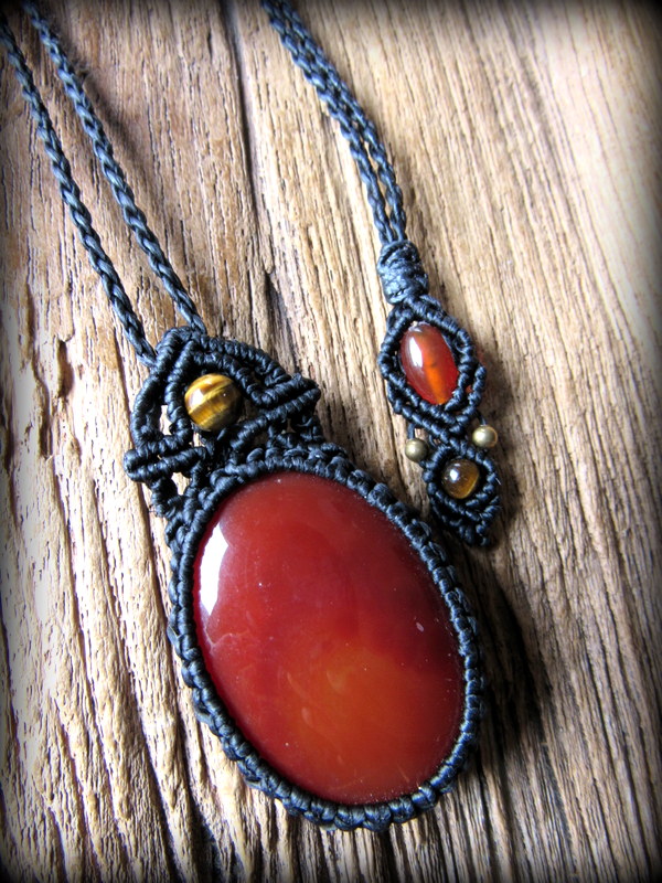 勇気と行動の石☆大きなカーネリアンのペンダント/ネックレス*チャクラ