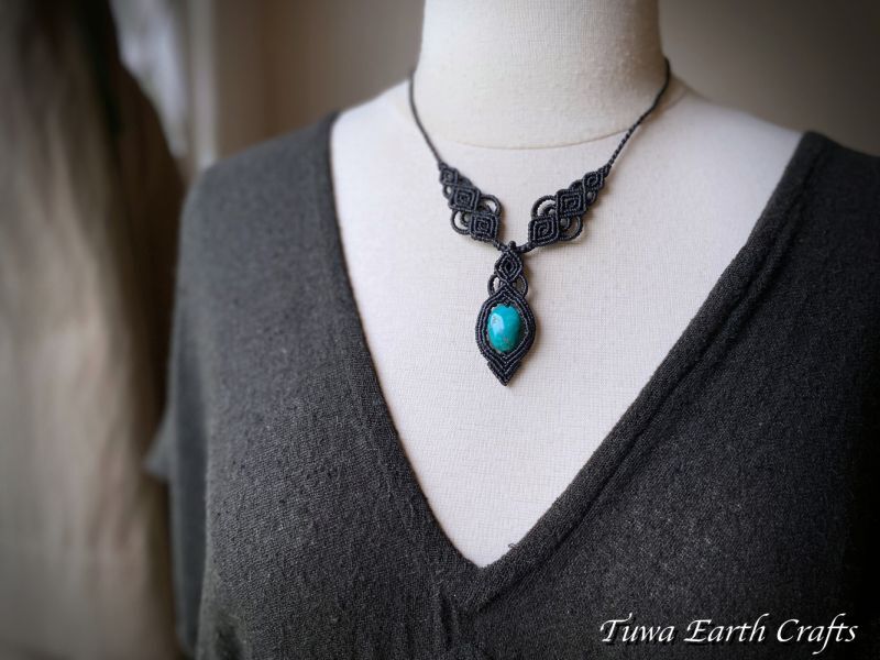 高品質チベット産ターコイズ ネックレス ペンダント☆マクラメ編み