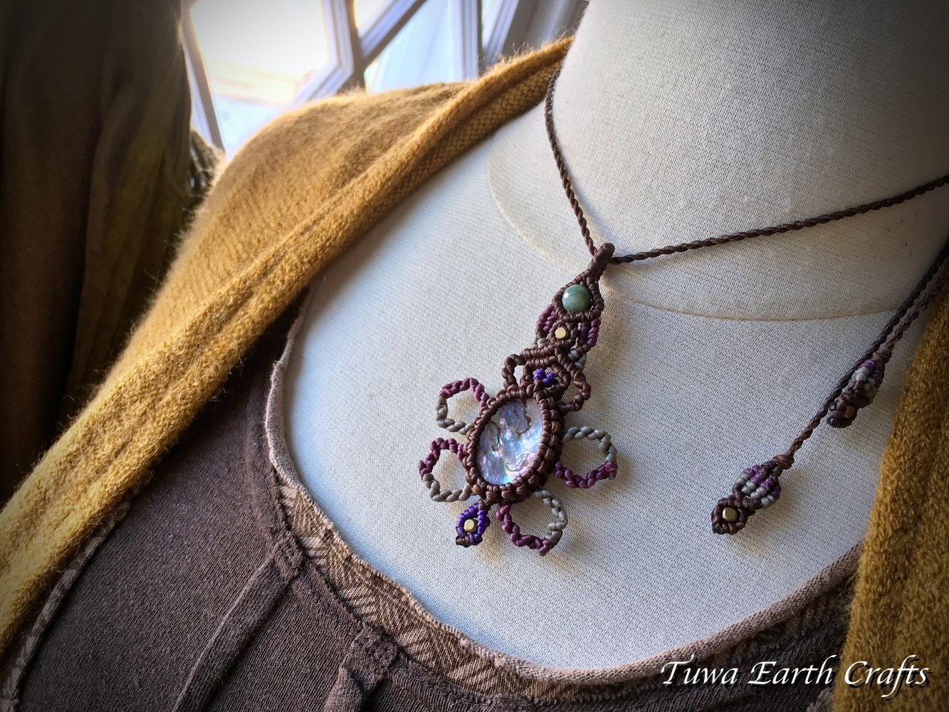 リラックス効果・不眠お守り】精霊の宿る貝 虹色アバロンシェル