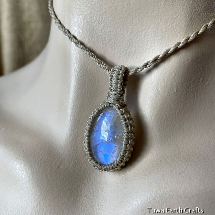 1点物高品質 ブルームーンストーン ペンダント シンプルネックレス