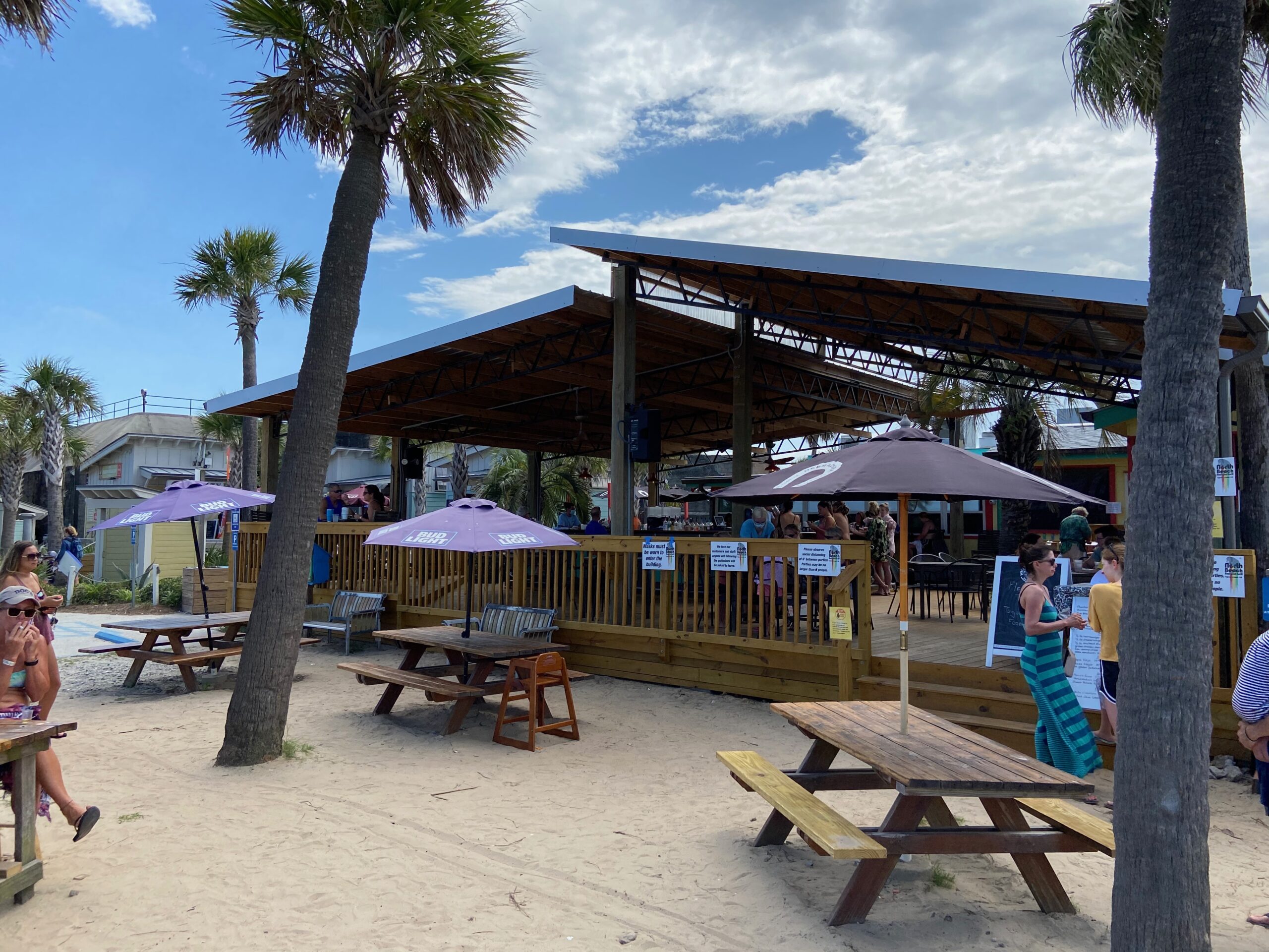 North Beach Bar and Grill – Tybee Island Main Street