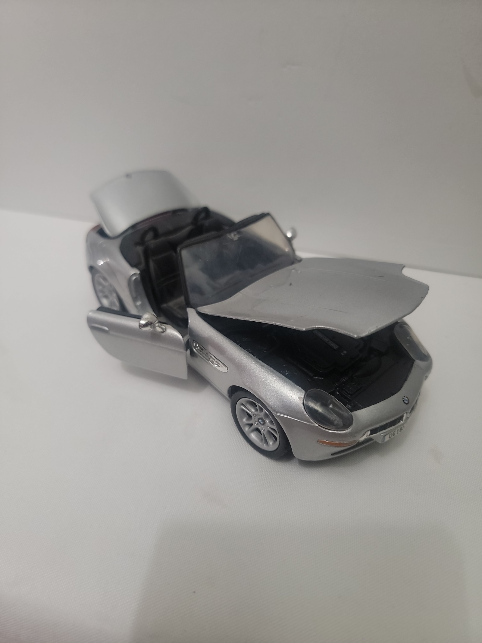 Maisto Special Edition 1:18 BMW Z8 | Mercari