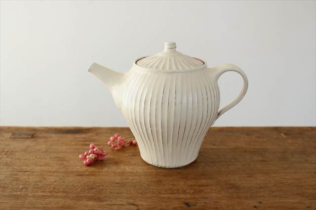 鎬の彫りが美しい【後藤義国】さんの器 - うつわと暮らしのよみもの