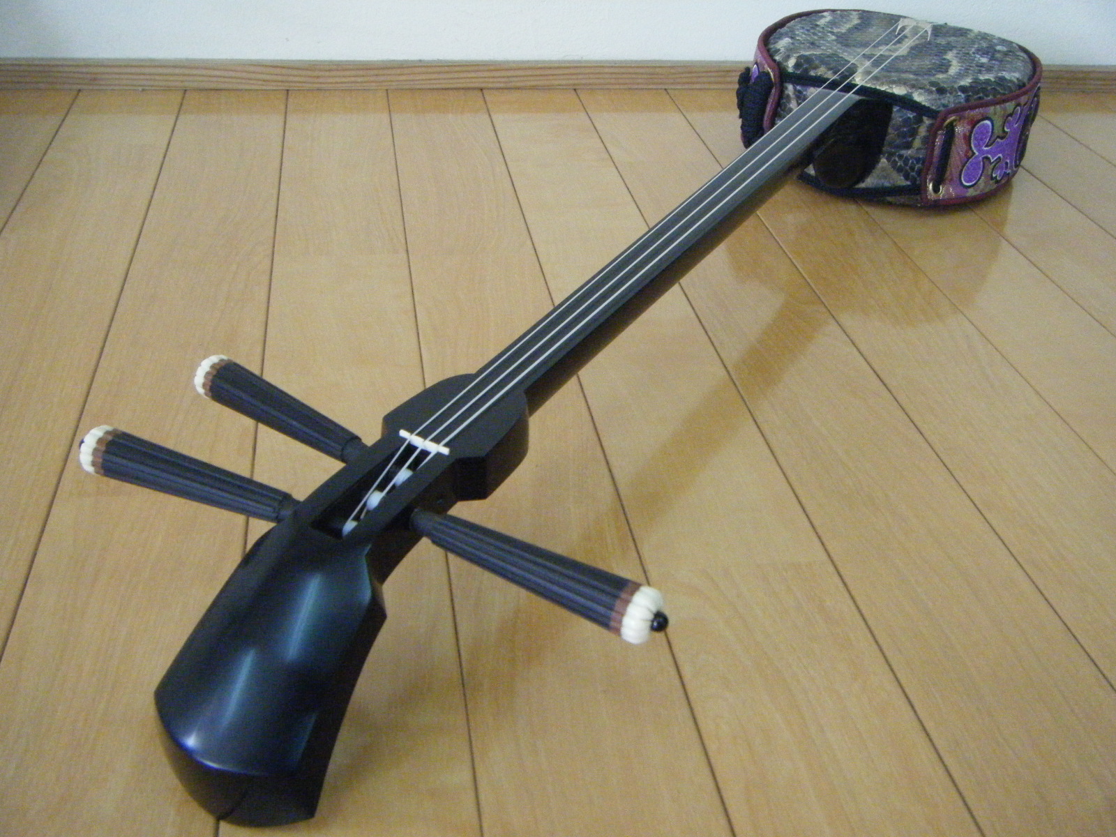 沖縄T様。江戸与那城型（縞黒檀）スンチー艶消し。 | 上原さんしんや