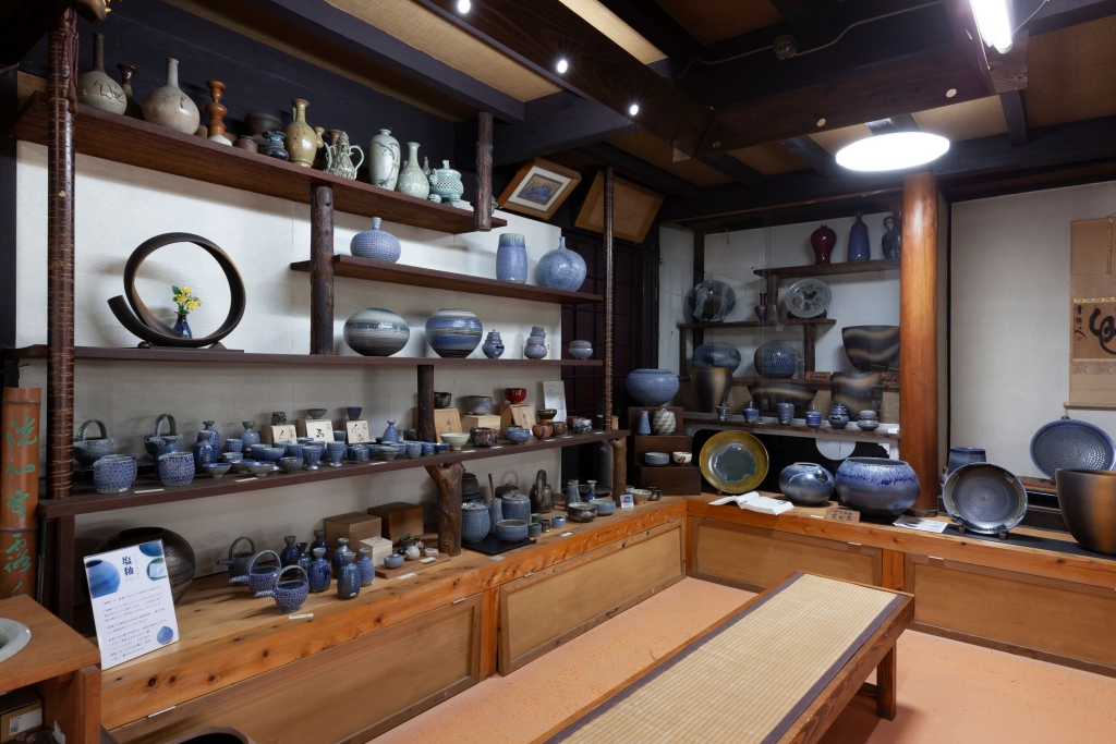 世界的にも珍しい「塩釉」技法が生み出す「丸田窯」の歴史を紐解く