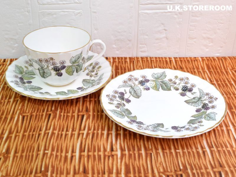 UKストアルームRW118 Royal Worcester ロイヤルウースターラビニア