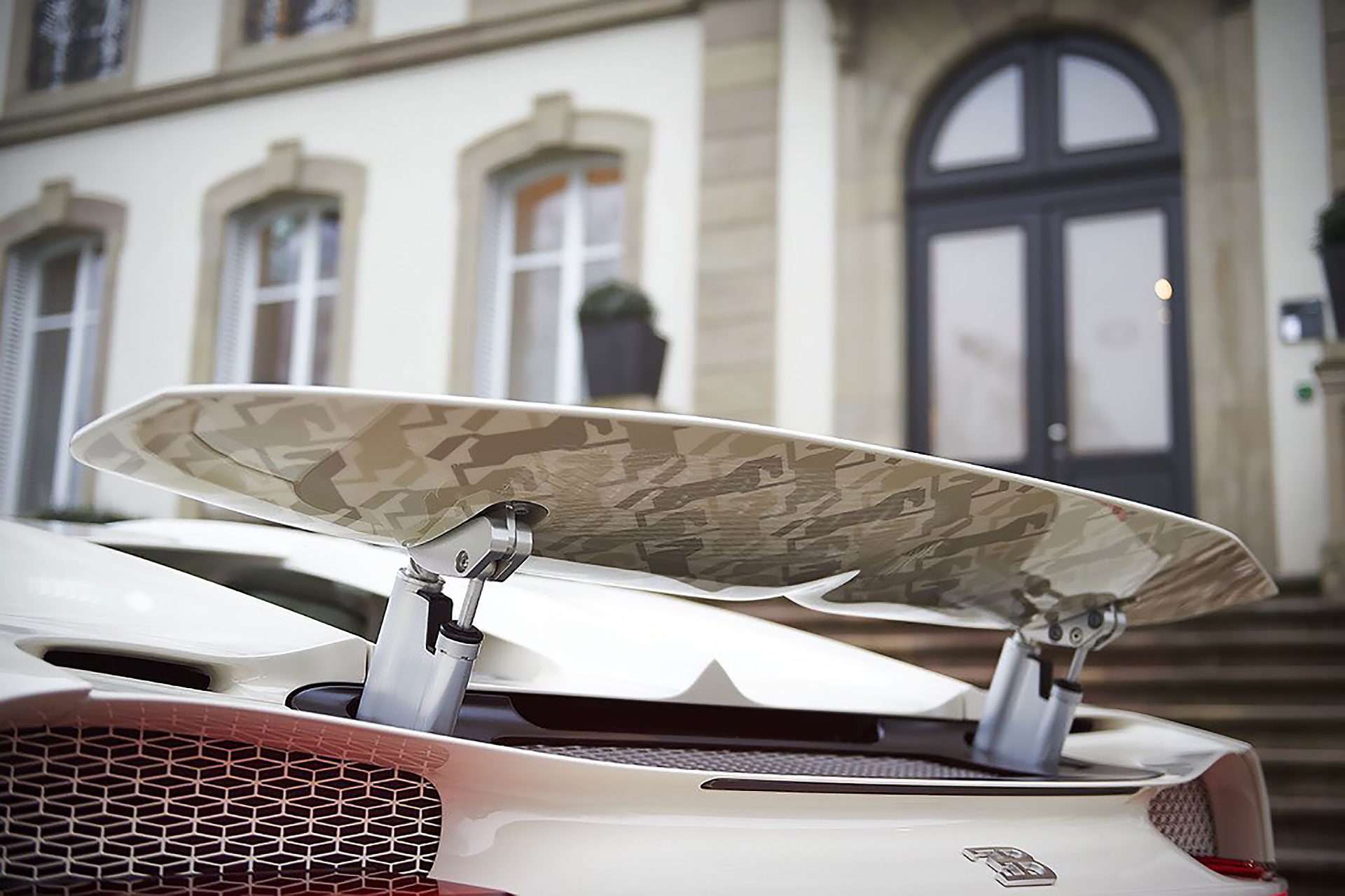 ブガッティxエルメスシロンクーペ | Uncrate