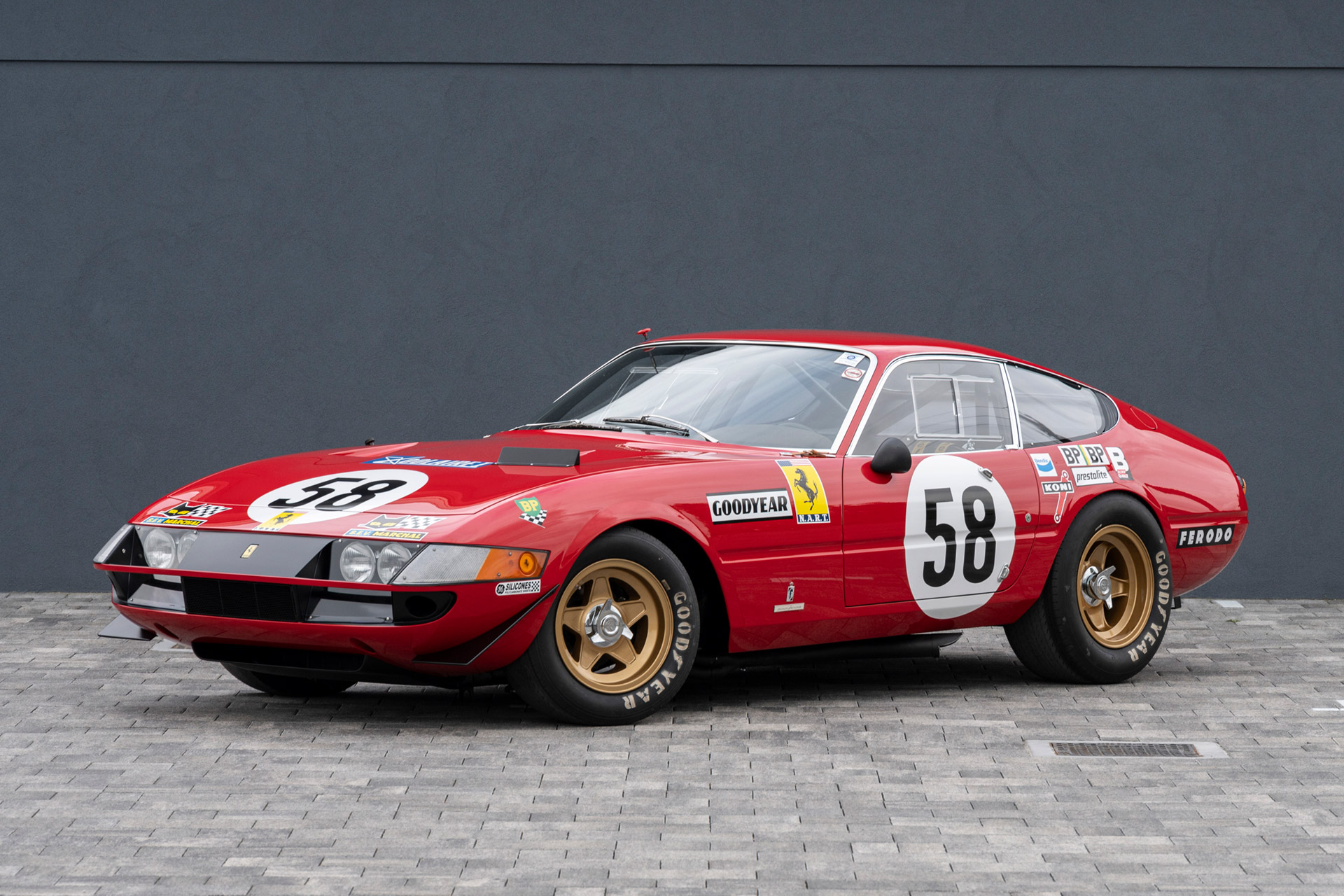 1969 フェラーリ 365 GTB/4 デイトナ コンペティツィオーネ | Uncrate