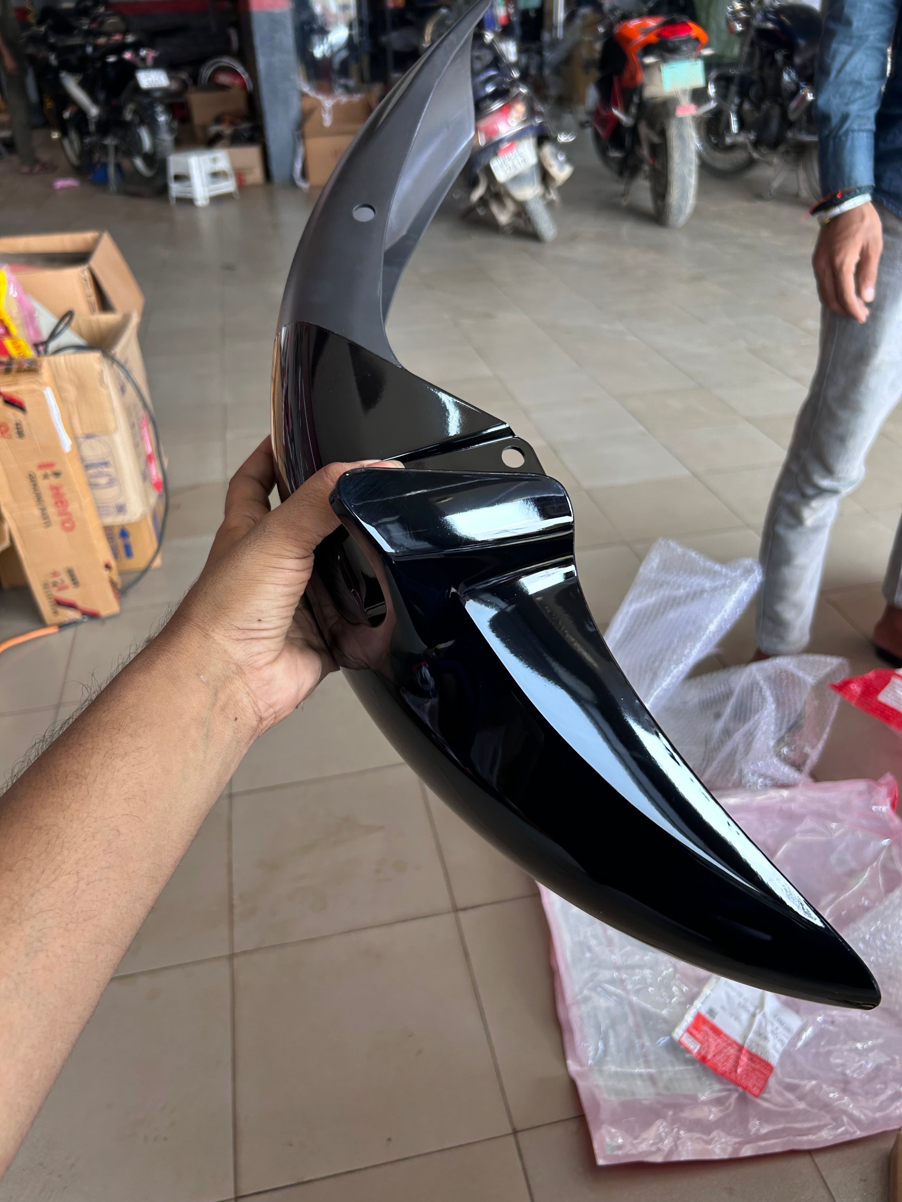 Hero Front Fender Black 61100KTCA20ZAS – Super Splendor OEM