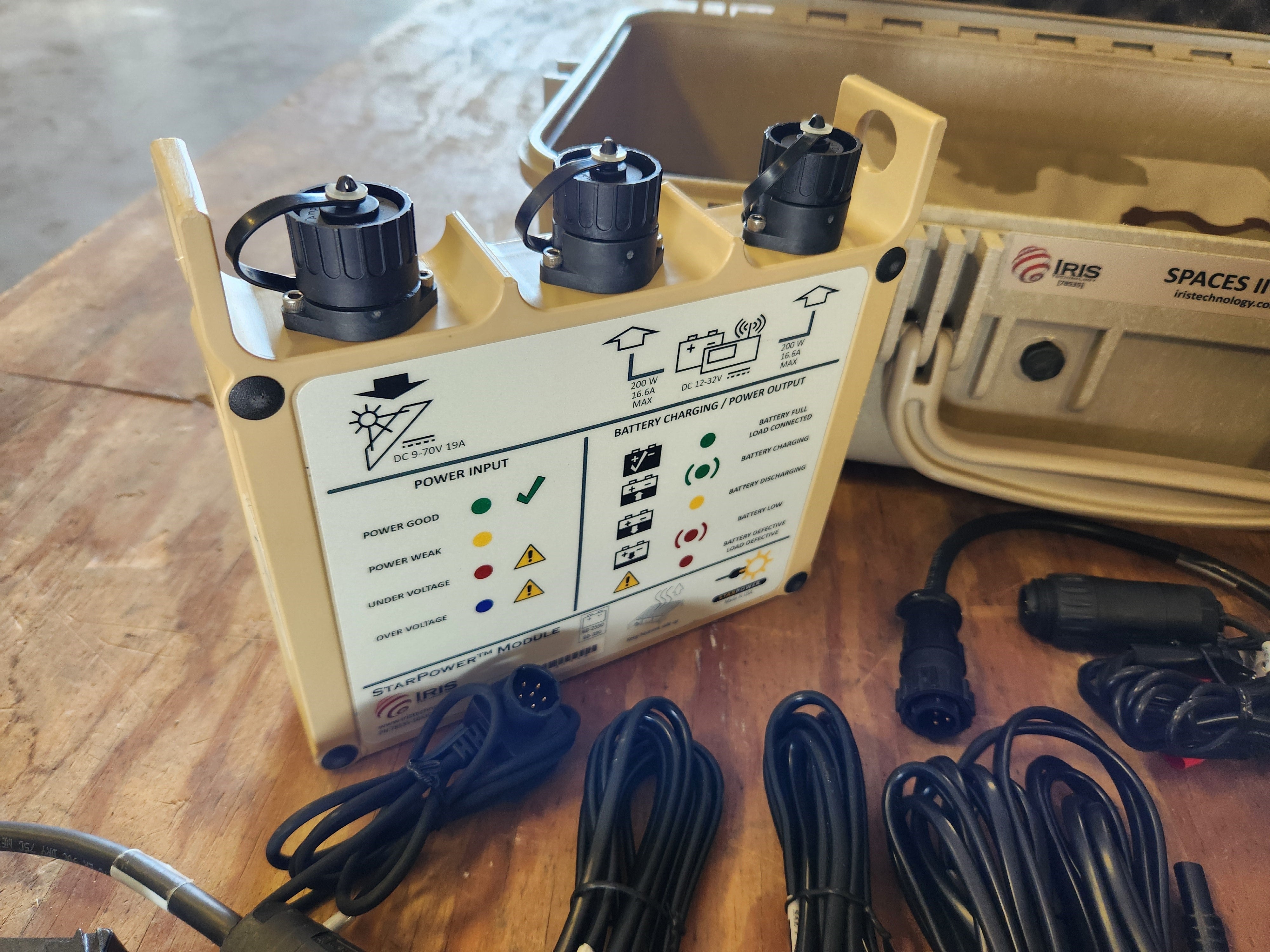 Iris Technology SPACES II Portable Military Solar Energy Field Kit