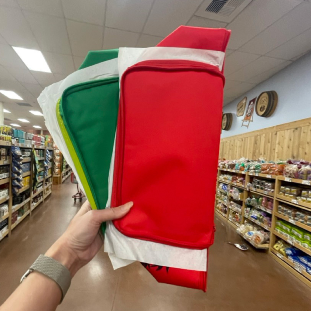 新色でた！トレーダージョーズミニ保冷バッグ赤＆緑 購入レポート