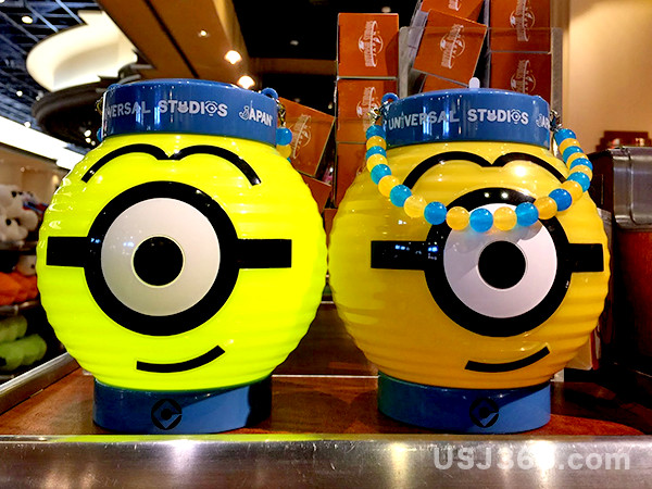 USJで夏祭りアイテム登場!? ミニオンとハローキティのライトアップ